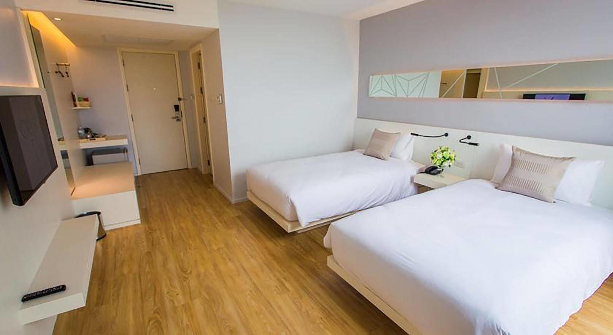 Crystal Hotel Hat Yai Esterno foto