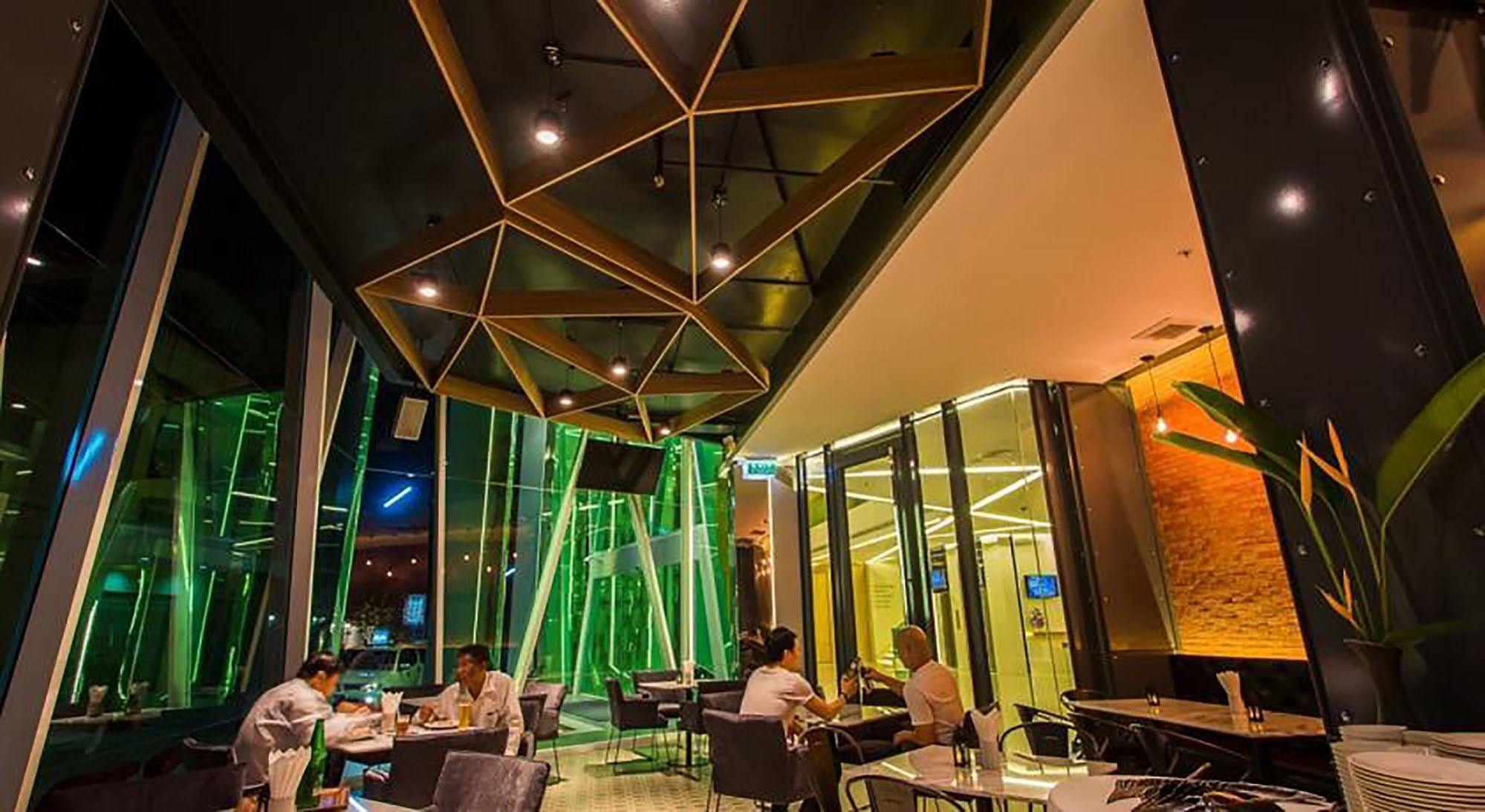 Crystal Hotel Hat Yai Esterno foto