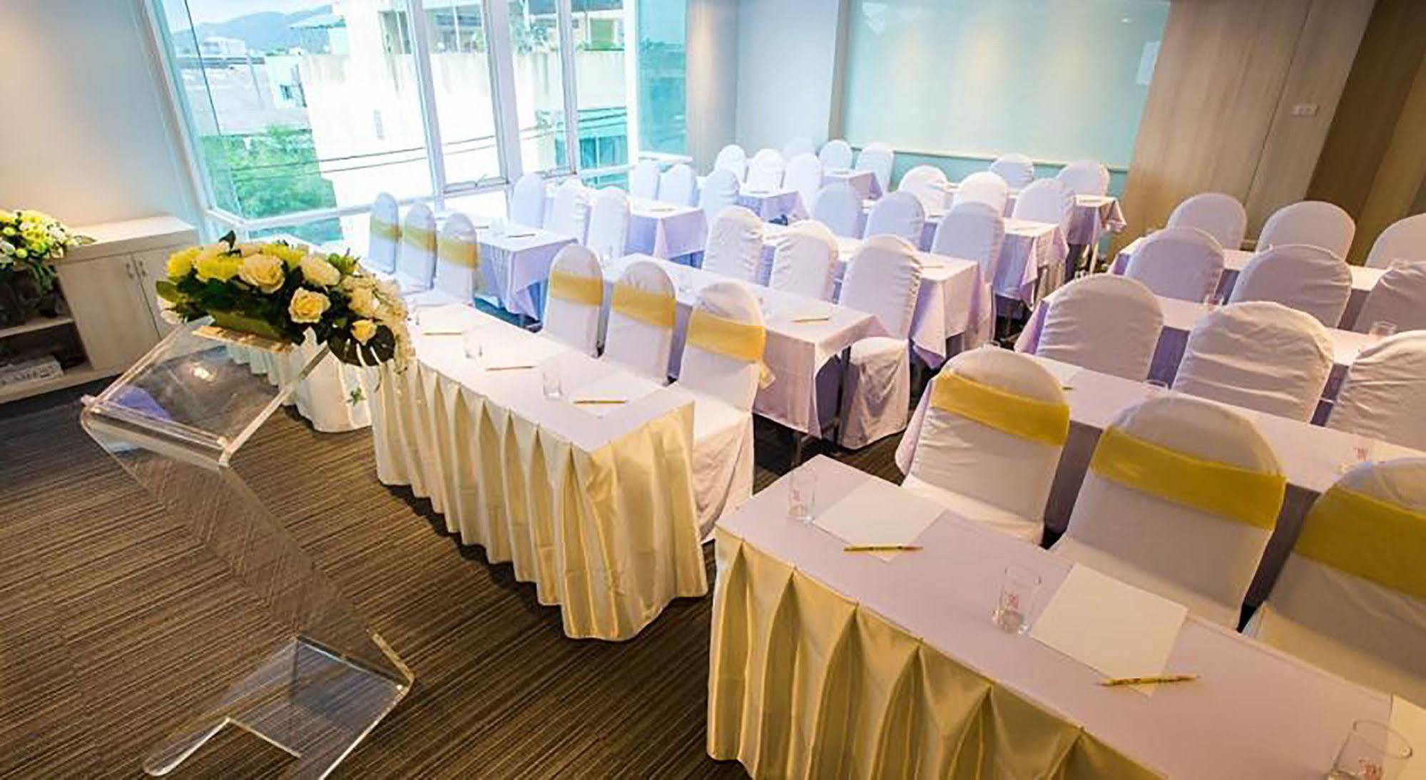 Crystal Hotel Hat Yai Esterno foto