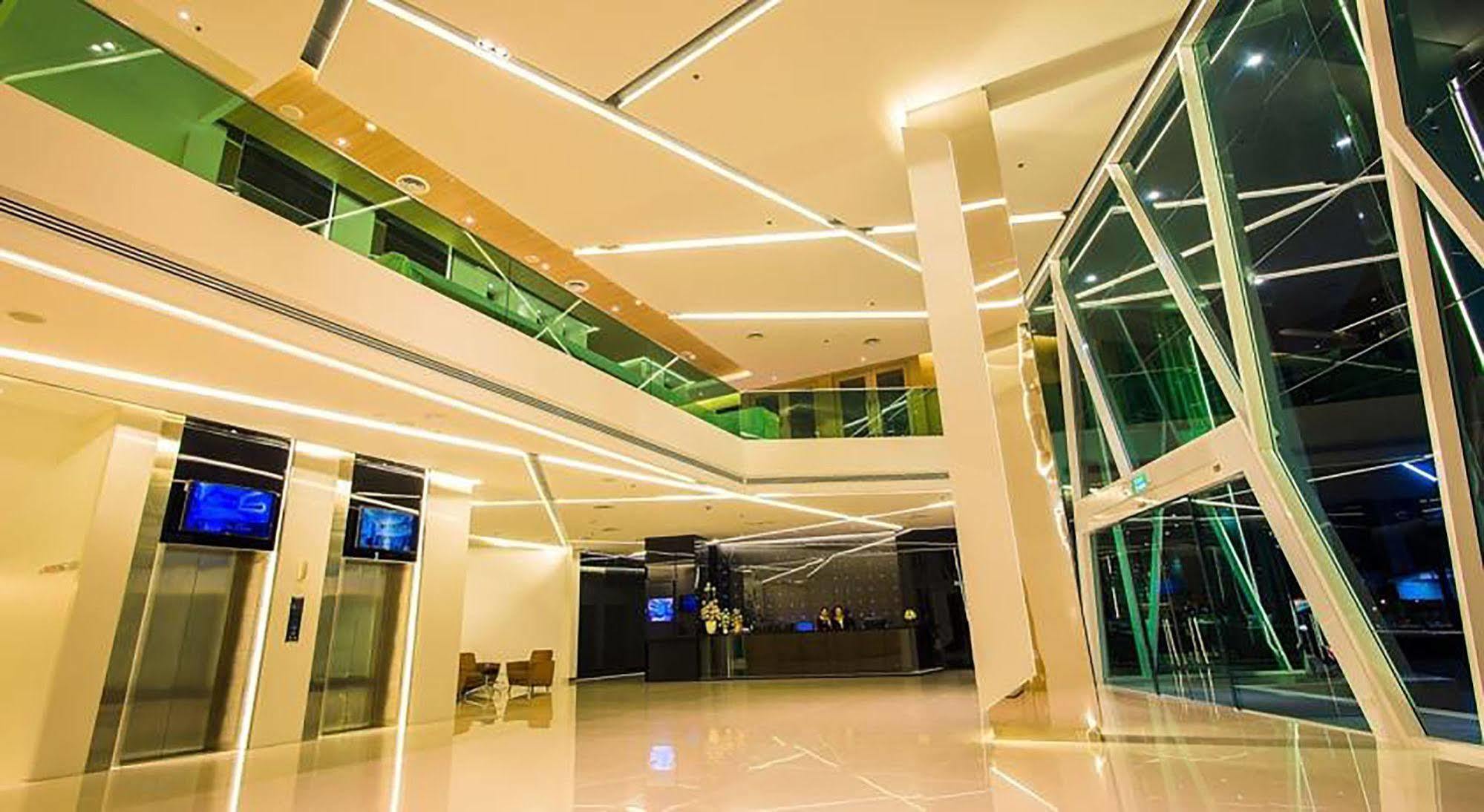 Crystal Hotel Hat Yai Esterno foto