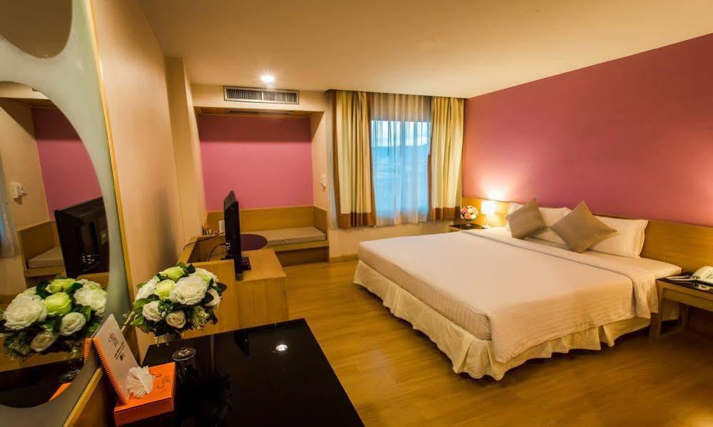 Crystal Hotel Hat Yai Esterno foto